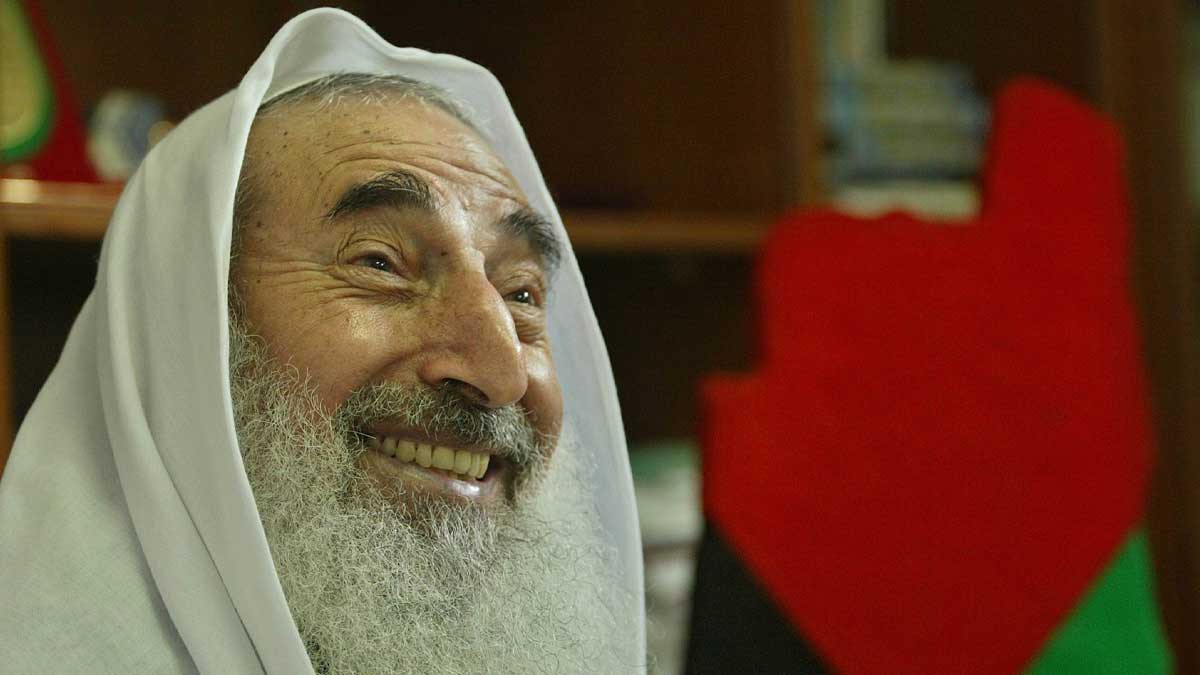 قعيدٌ أحيا أمة 2